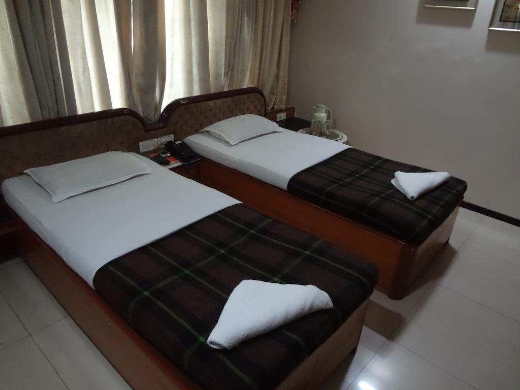 Hotel Ashwin Βομβάη Εξωτερικό φωτογραφία